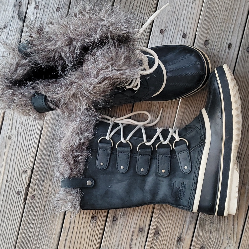 Sorel Joan of Arctic snow boots